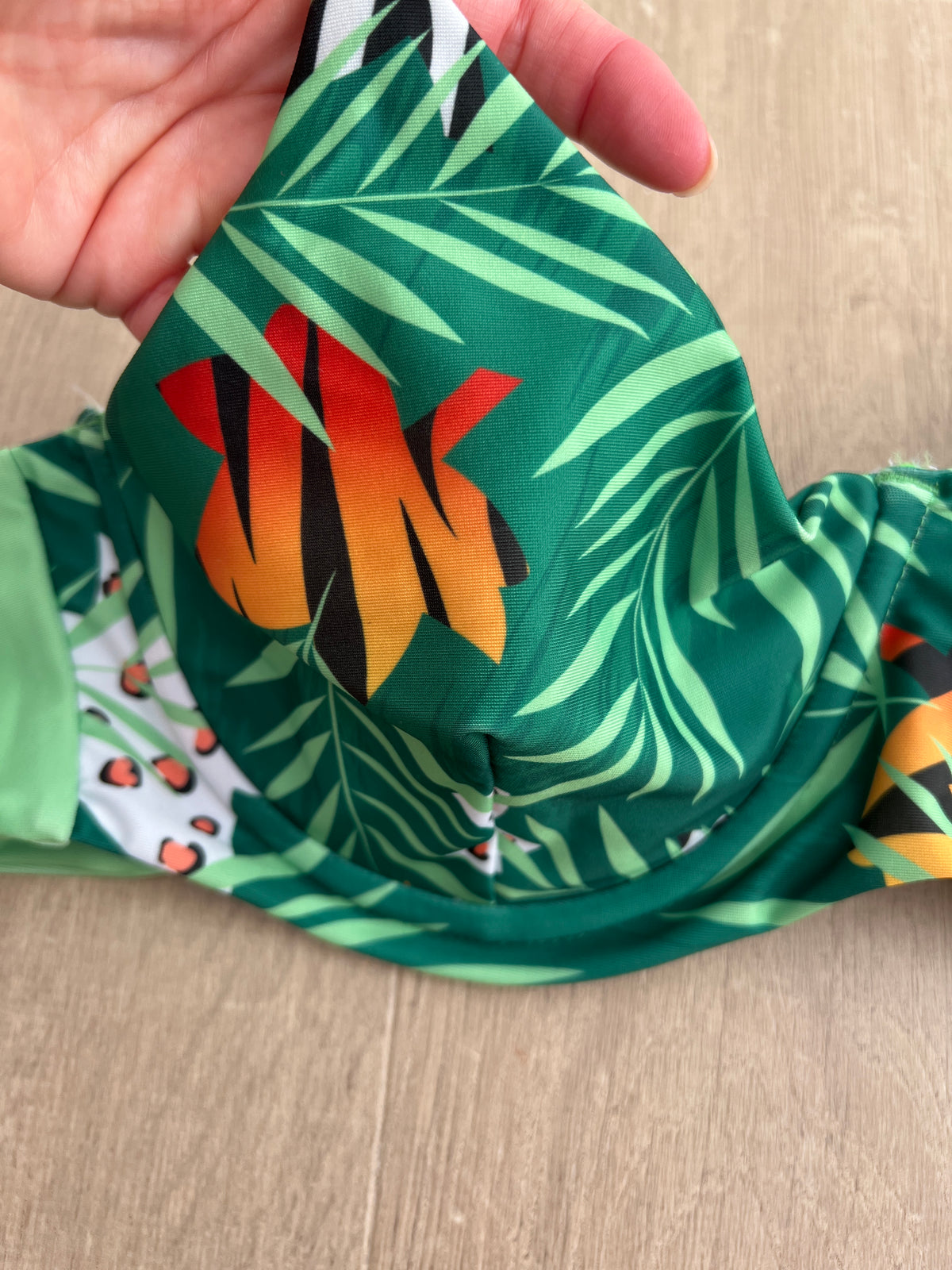 Jayne'O Tropical Print Underwired Bikini Top - Recycled Polyester - M