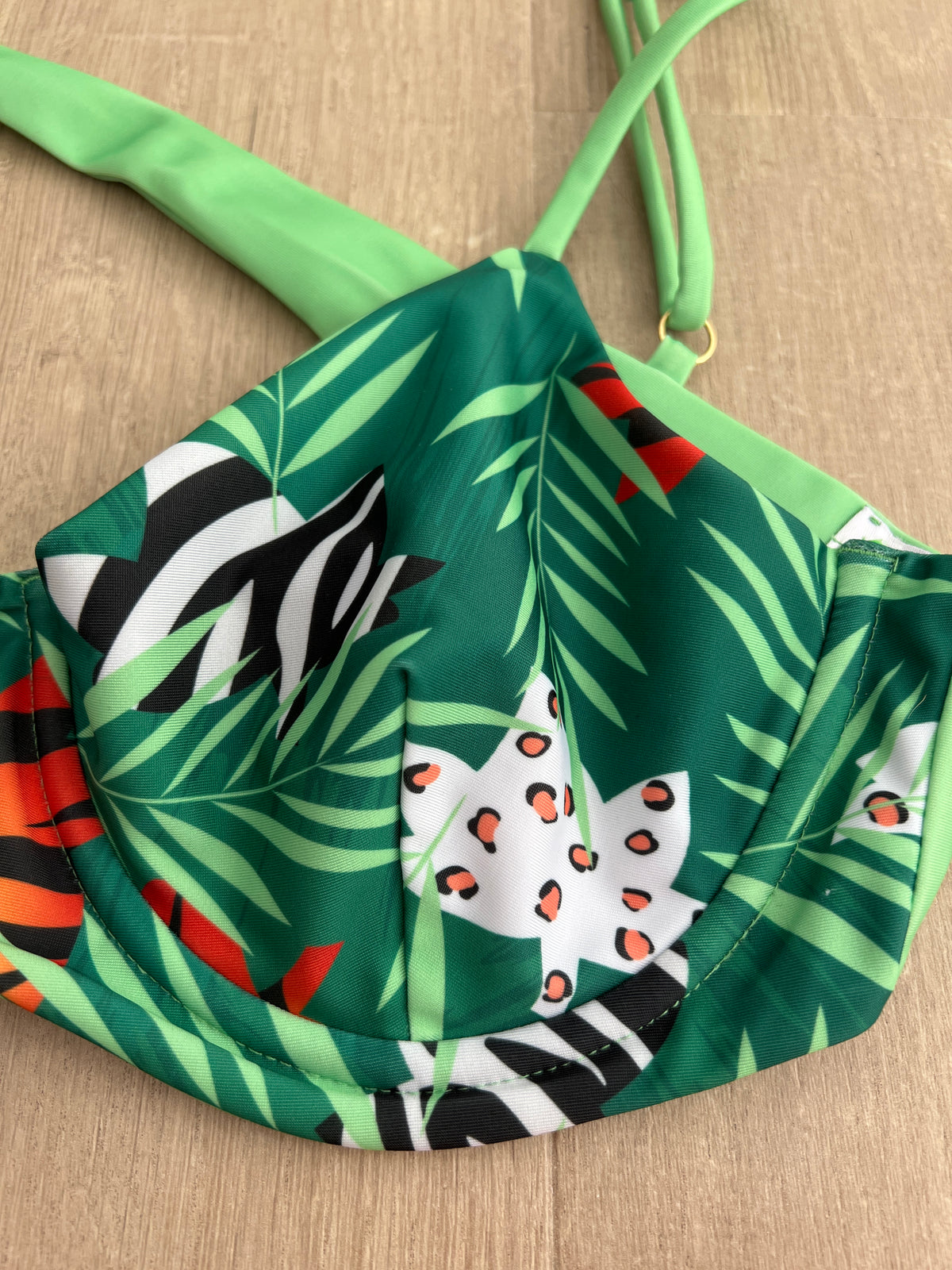 Jayne'O Tropical Print Underwired Bikini Top - Recycled Polyester - M