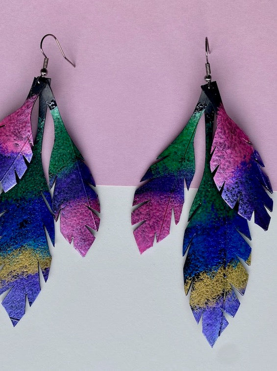 purple pink leaf shaped upcycled bike inner tube rubber earrings, eco-friendly jewellery by Laura zabo