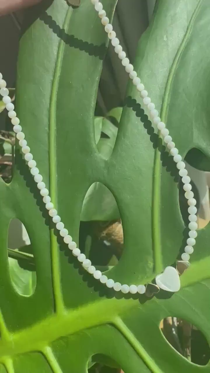 Shell Beads Necklace Dainty Elegant Minimalistic Bridesmaids Golden Hearts, Mother of Pearls Heart