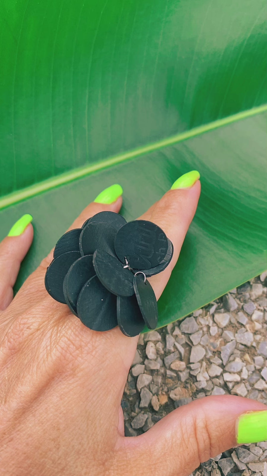 black upcycled tyre rubber statement ring, unique eco-freidnly and vegan jewelry by Laura Zabo