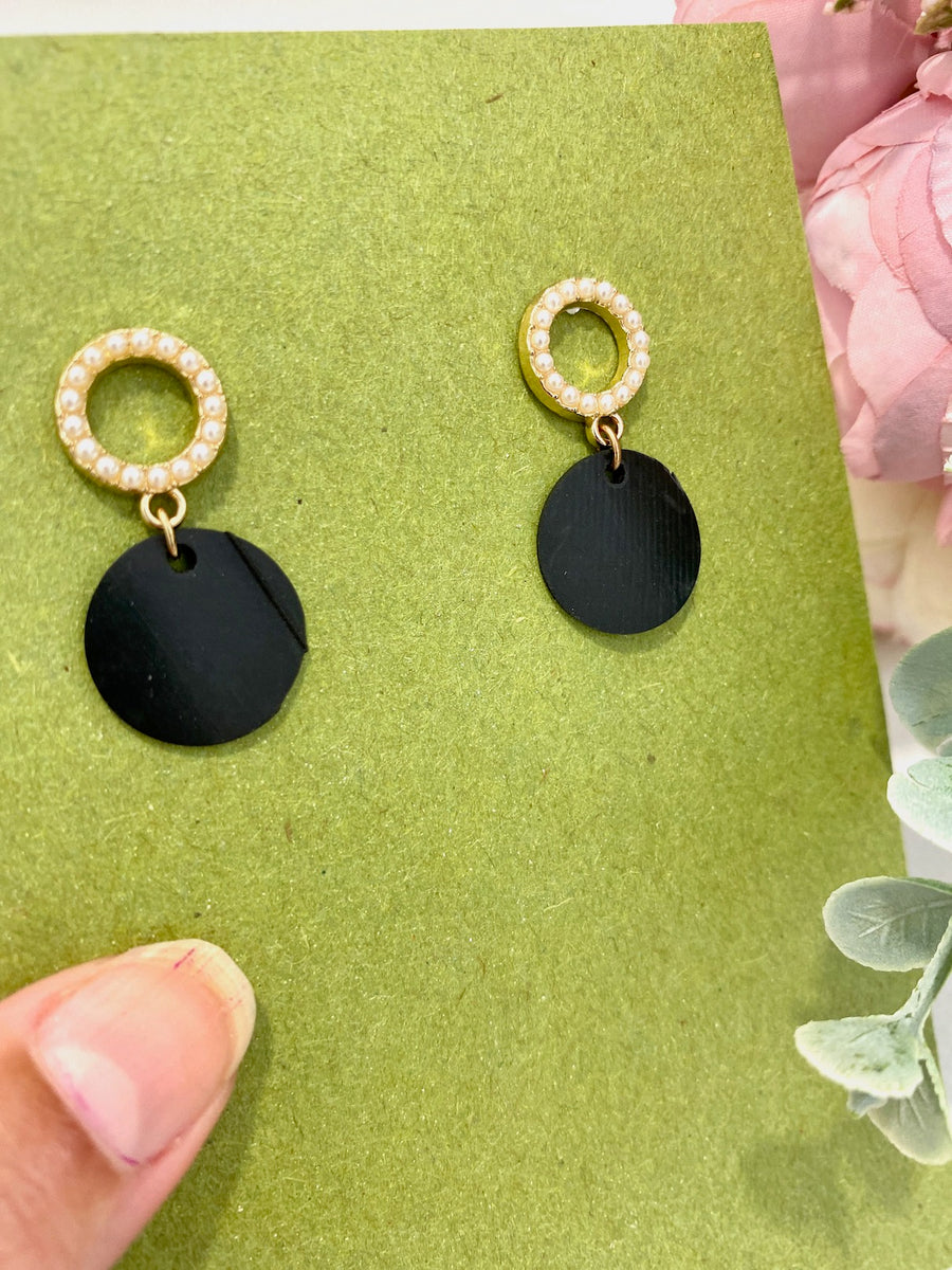 Upcycled bicycle inner tube renaissance earrings, golden black sustainable and eco-freidnly jewellery by Laura Zabo